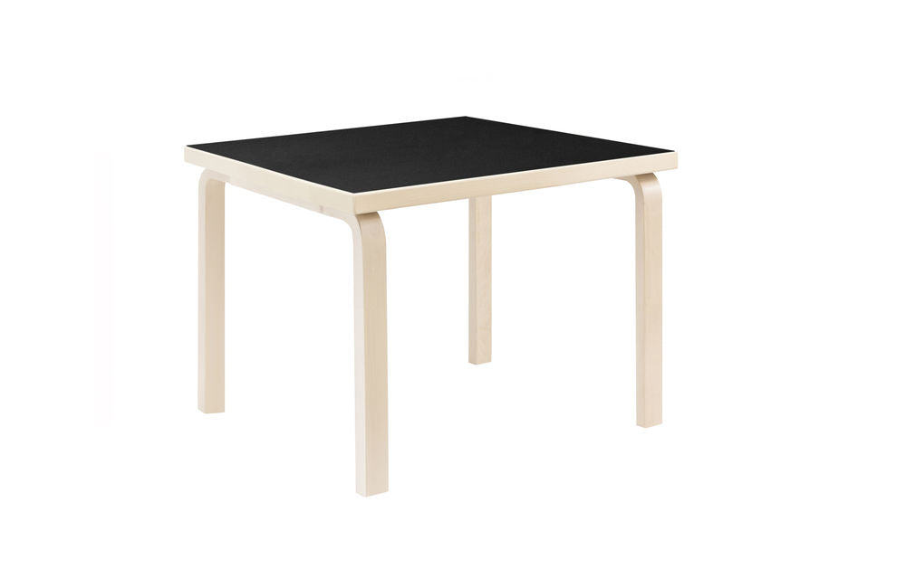 Artek 81C -lastenpöytä