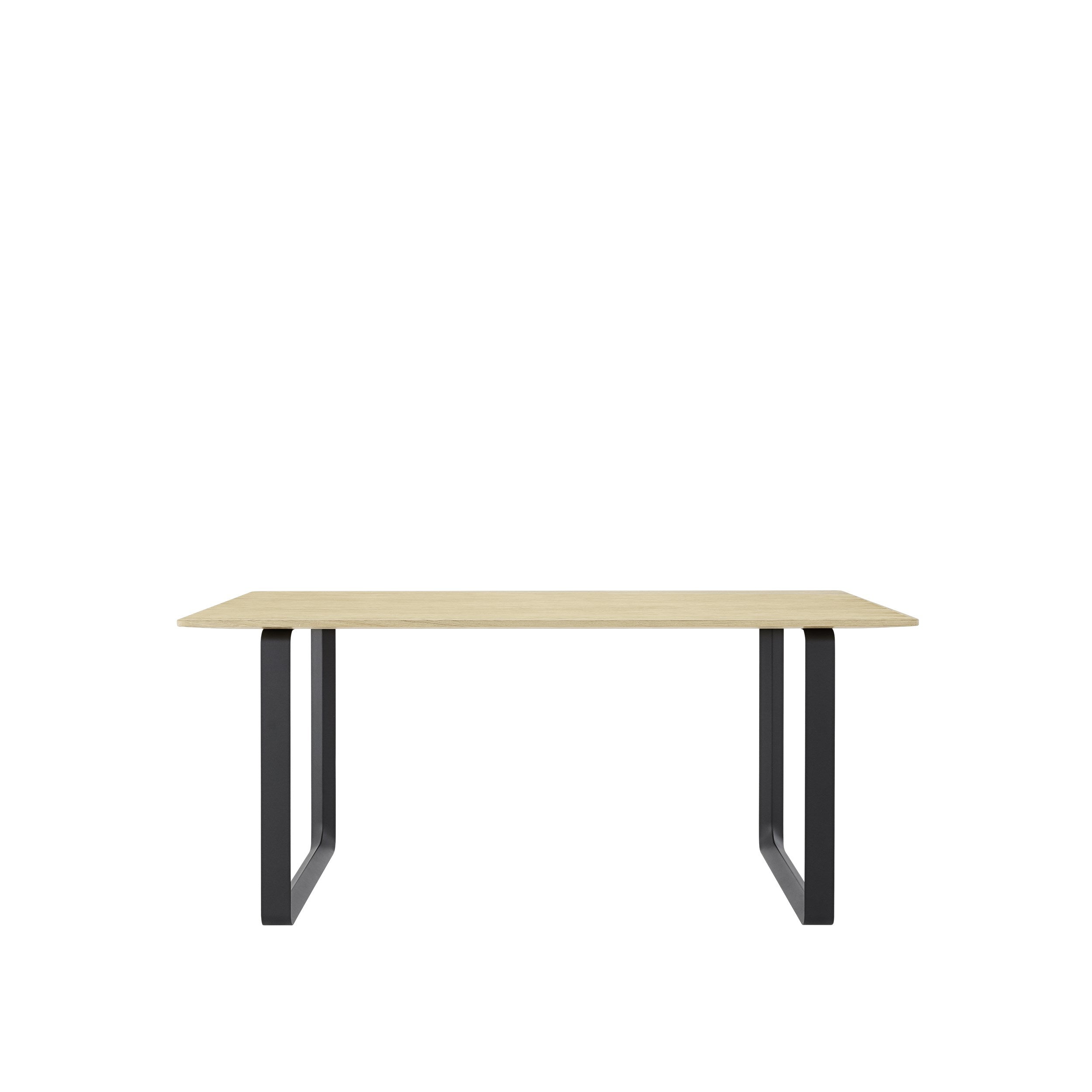 Muuto 70/70 -pöytä, solid oak