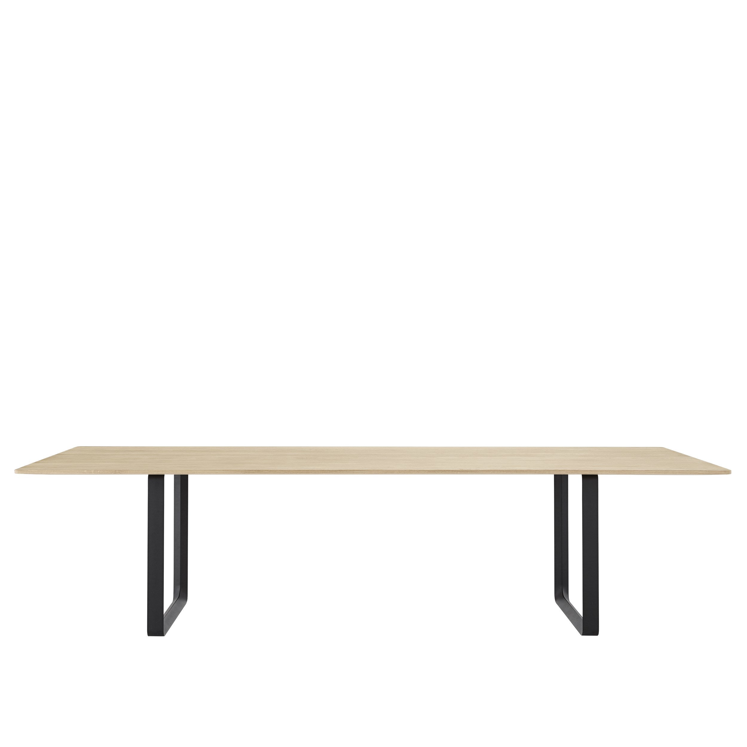Muuto 70/70 -pöytä, solid oak