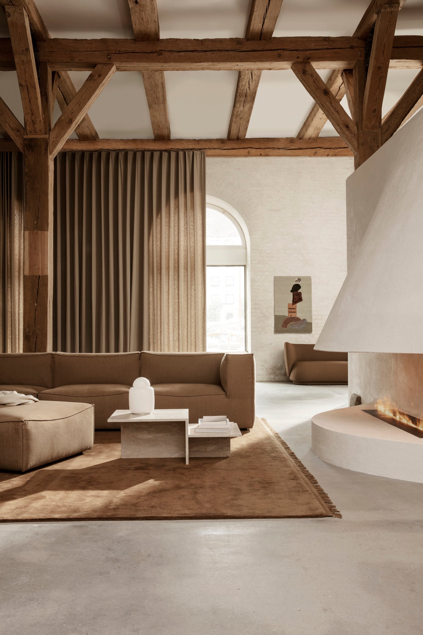 Ferm Living DISTINCT -sohvapöytä, travertine