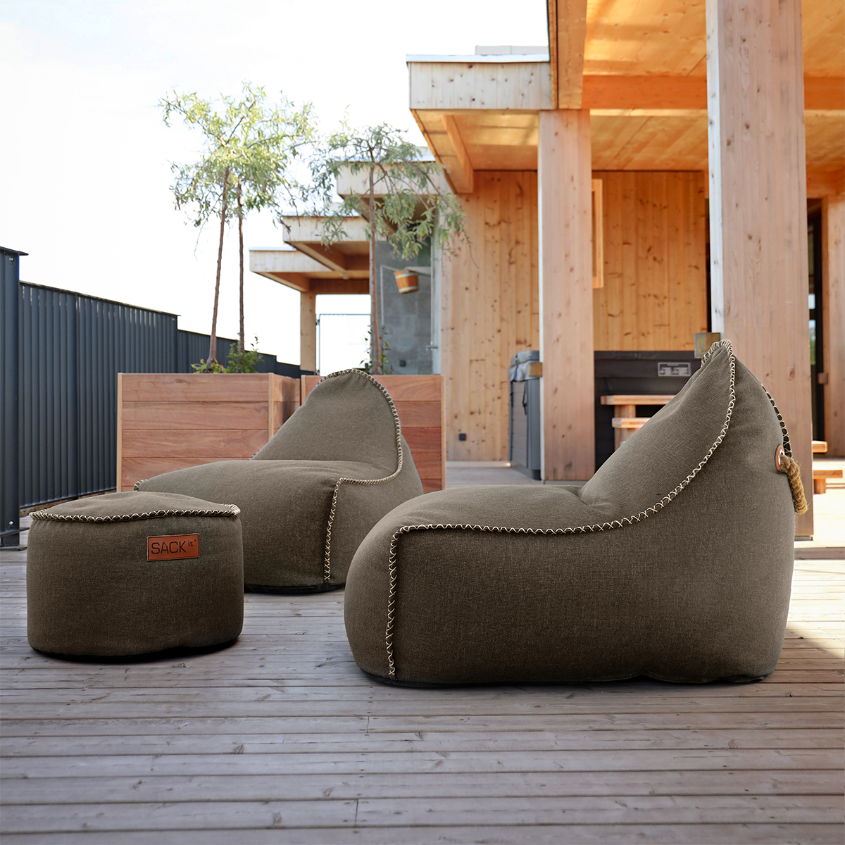 Sackit COBANA LOUNGE -säkkituoli  ja POUF -rahi