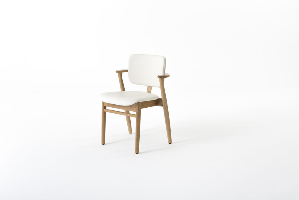 Artek DOMUS -tuoli, nahkaverhoiltu