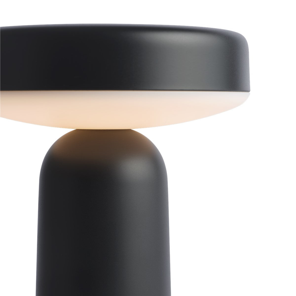 Muuto EASE PORTABLE LAMP -valaisin