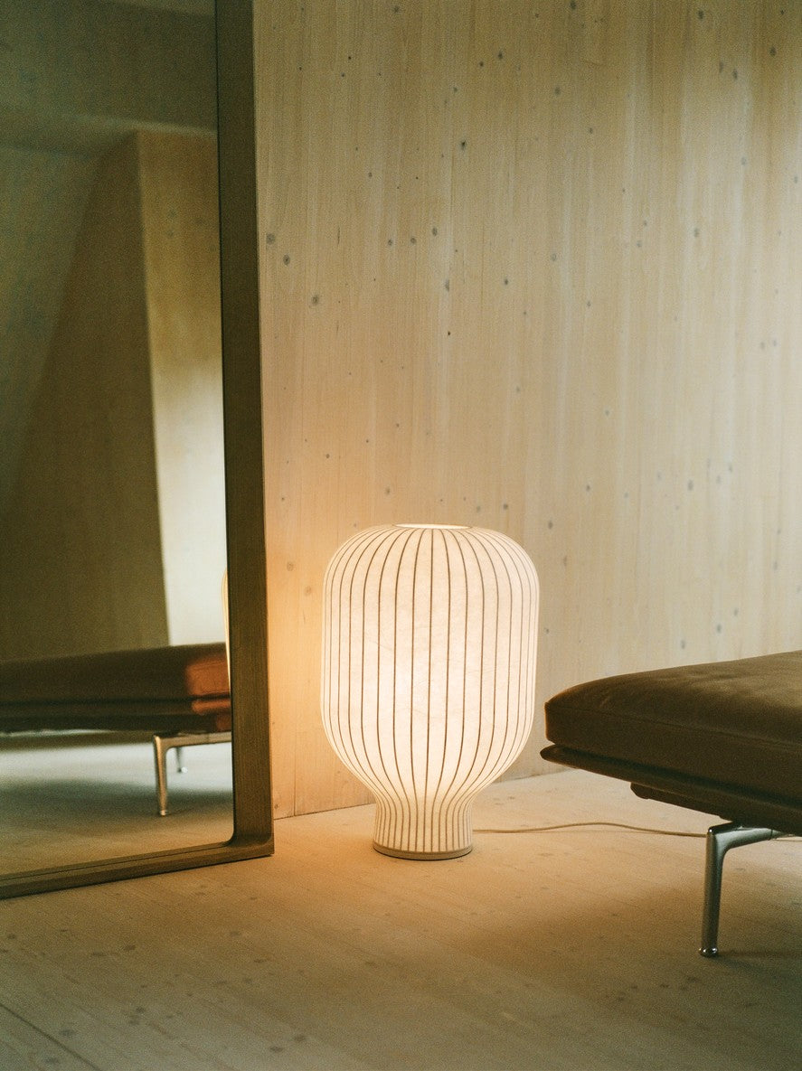 Muuto STRAND -pöytävalaisin