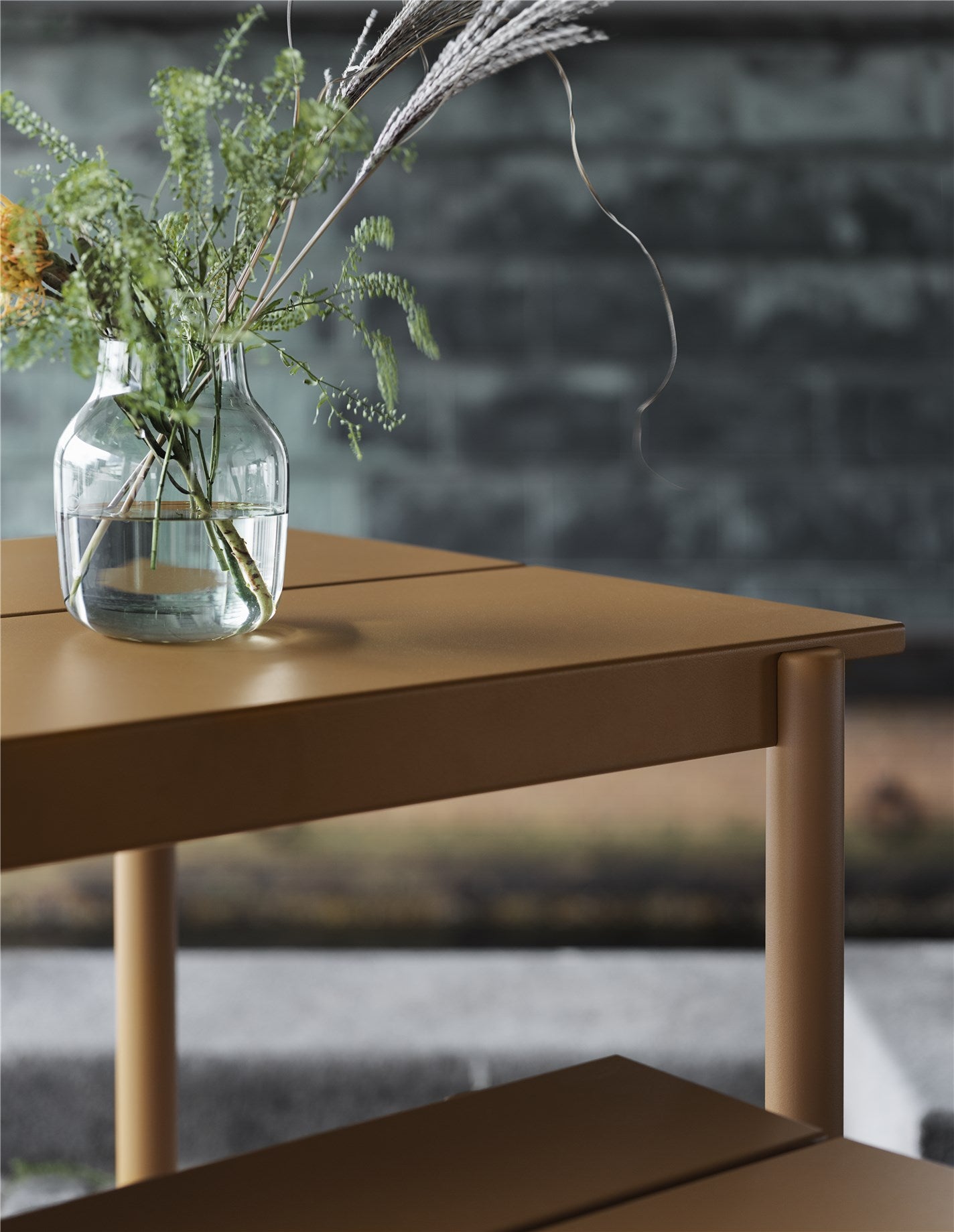 Muuto LINEAR STEEL -pöytä