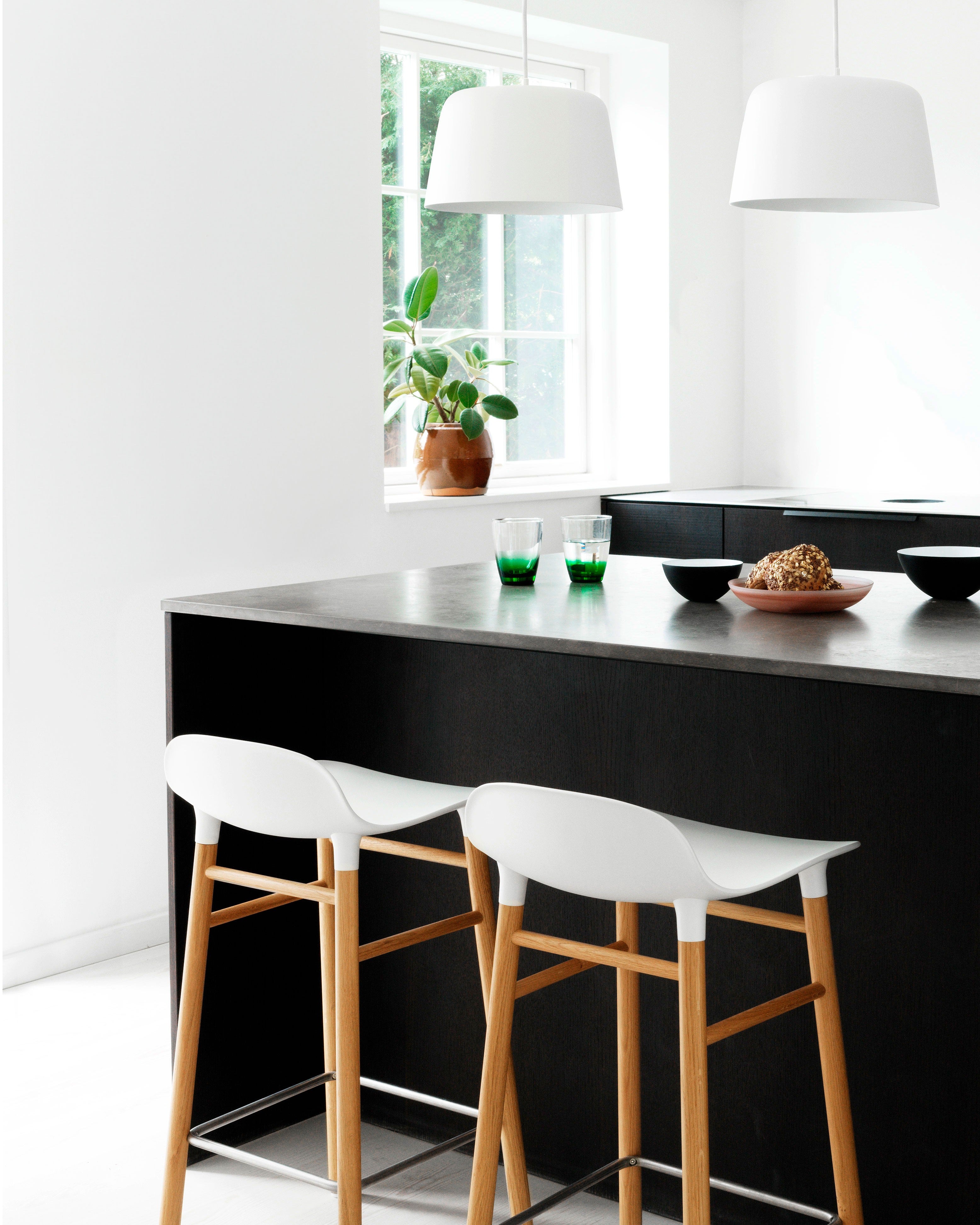 Normann Copenhagen FORM WOOD -baarituoli