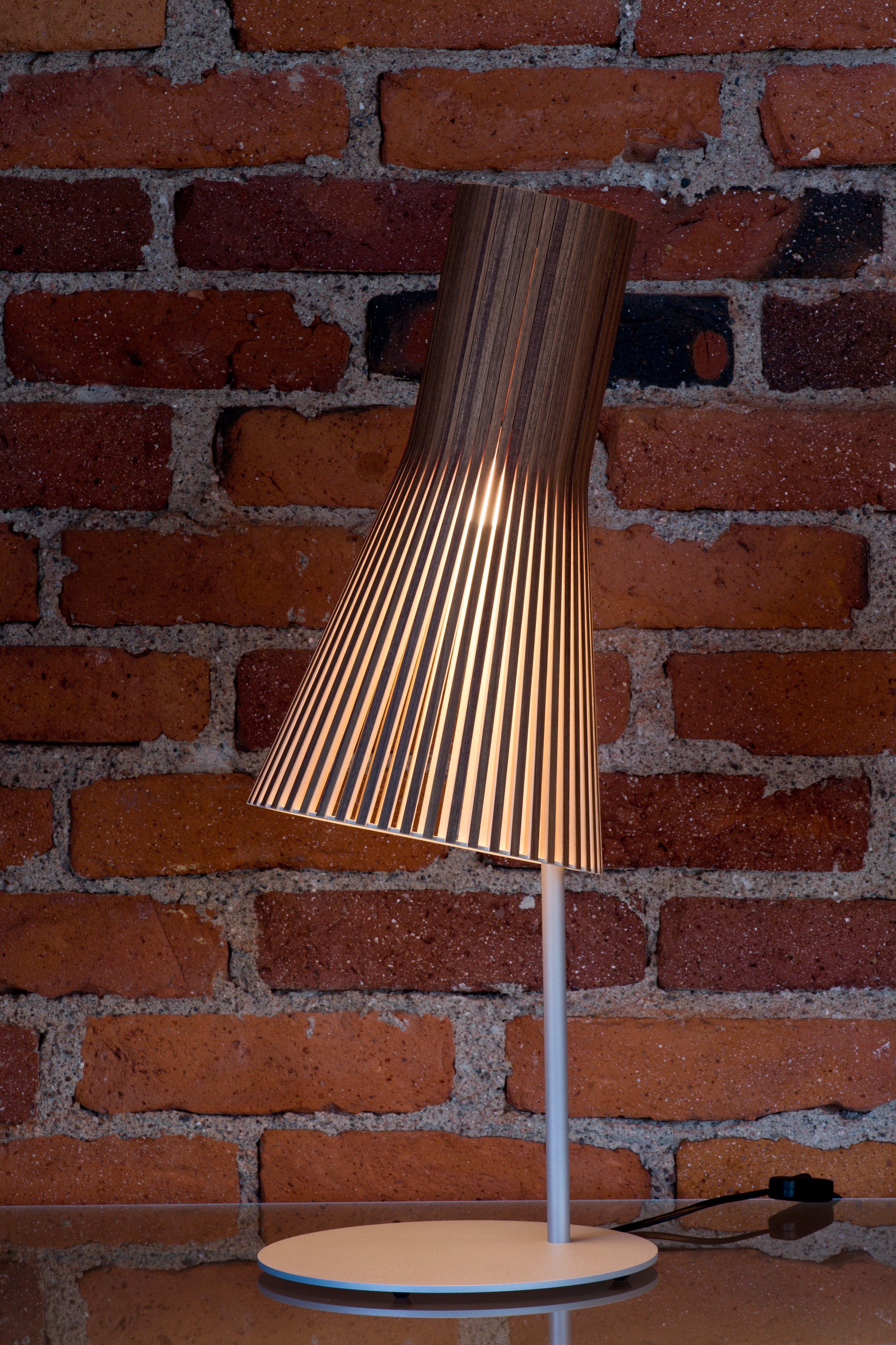 Secto SECTO 4220 -pöytävalaisin