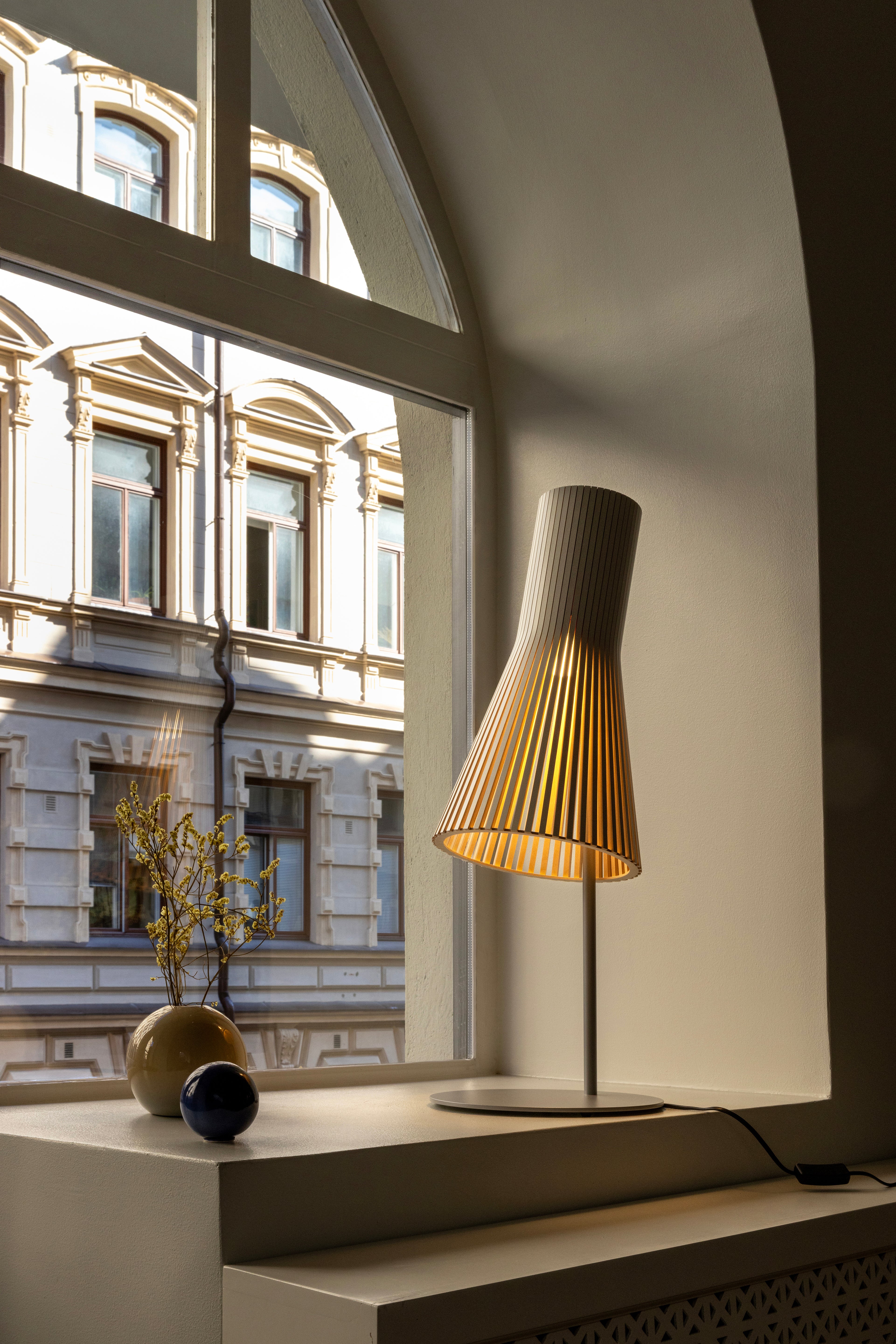 Secto SECTO 4220 -pöytävalaisin