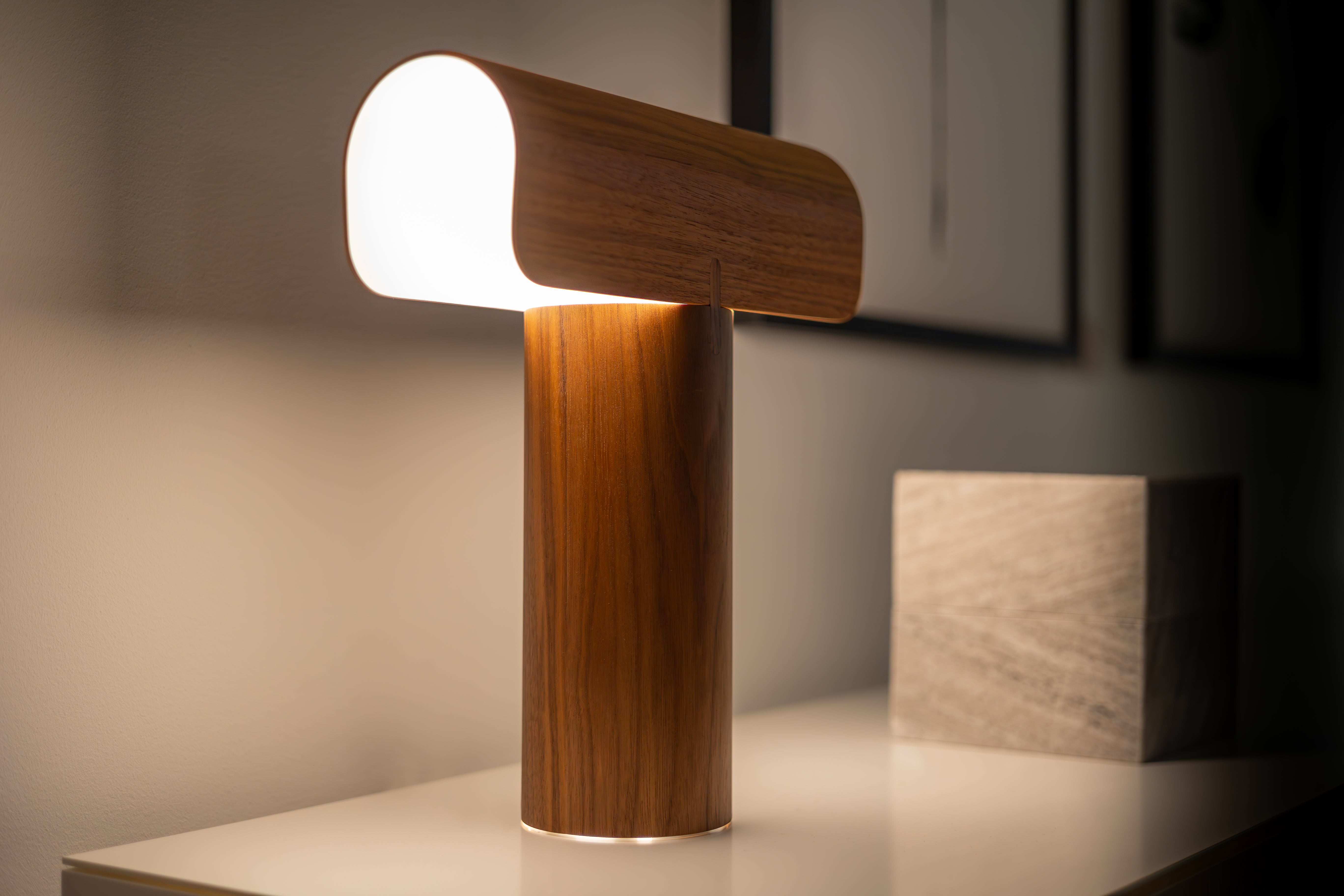 Secto TEELO 8020 -pöytävalaisin