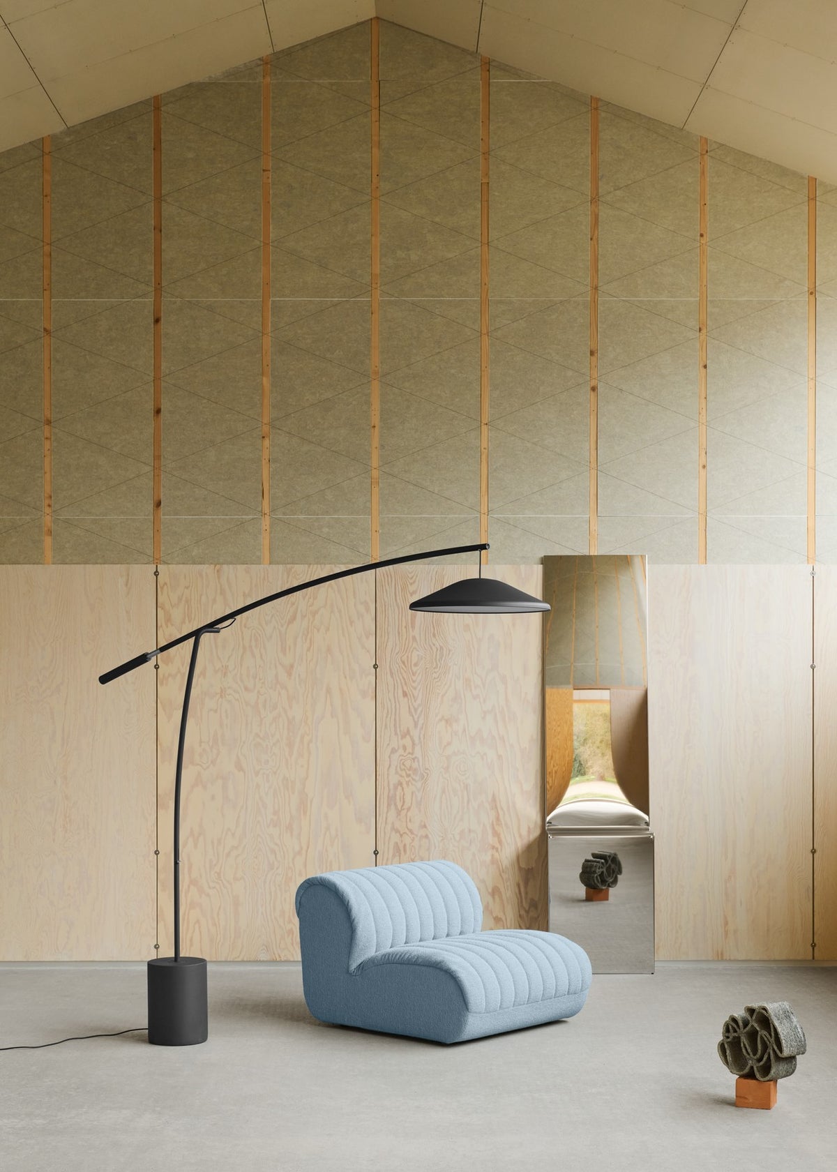 Muuto CONTRA -lattiavalaisin