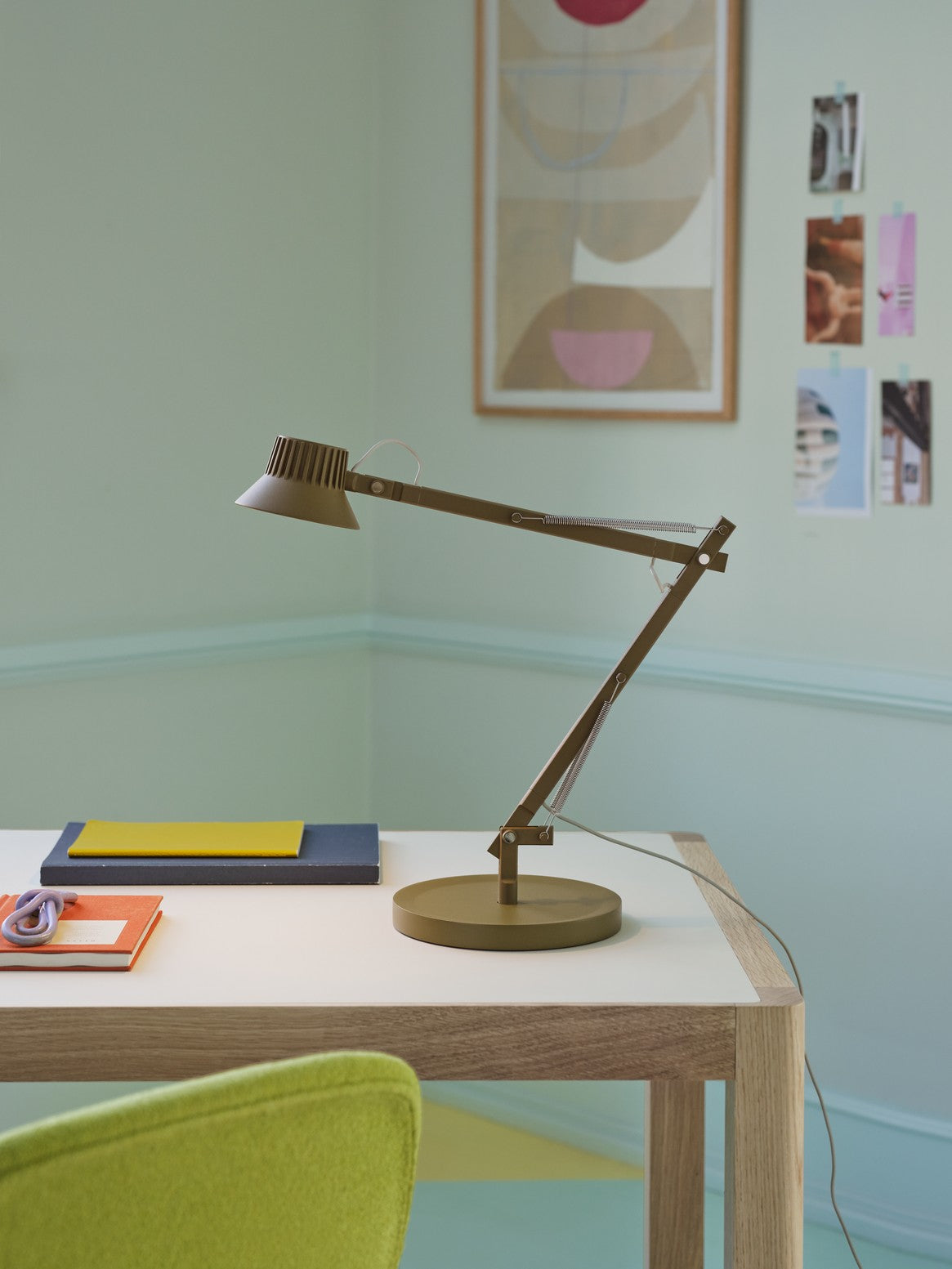 Muuto DEDICATE -pöytävalaisin