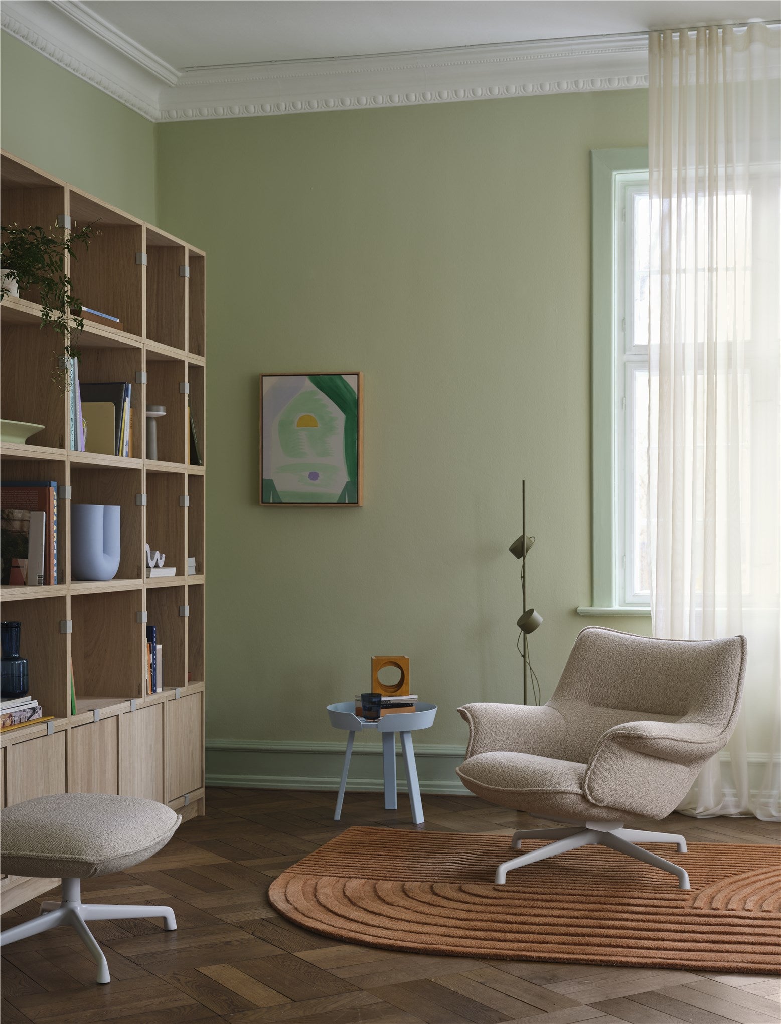 Muuto STACKED STORAGE SYSTEM -kirjahylly, kokoonpano 1