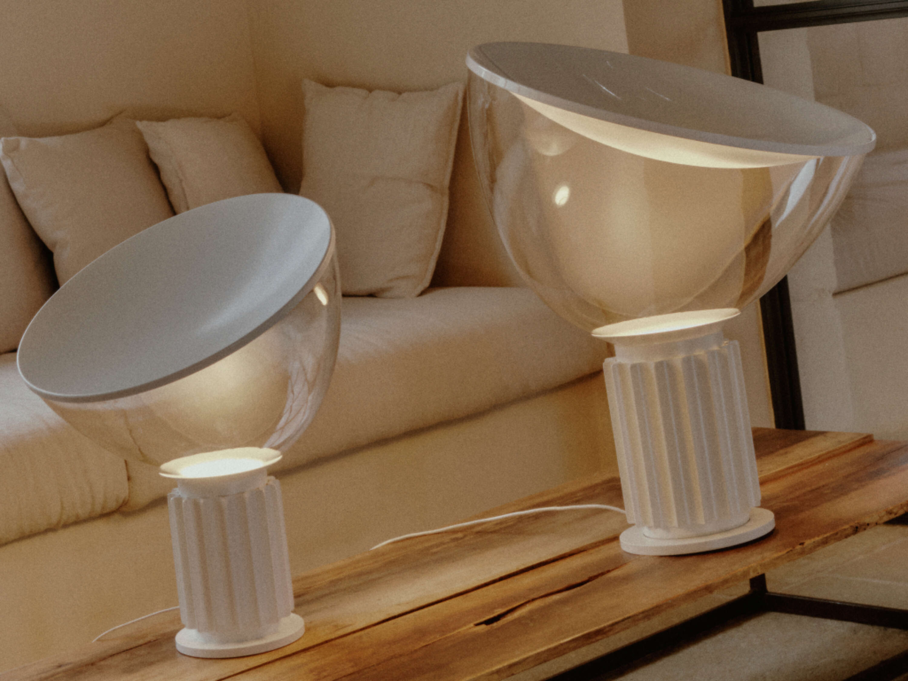 Flos TACCIA SMALL -pöytävalaisin
