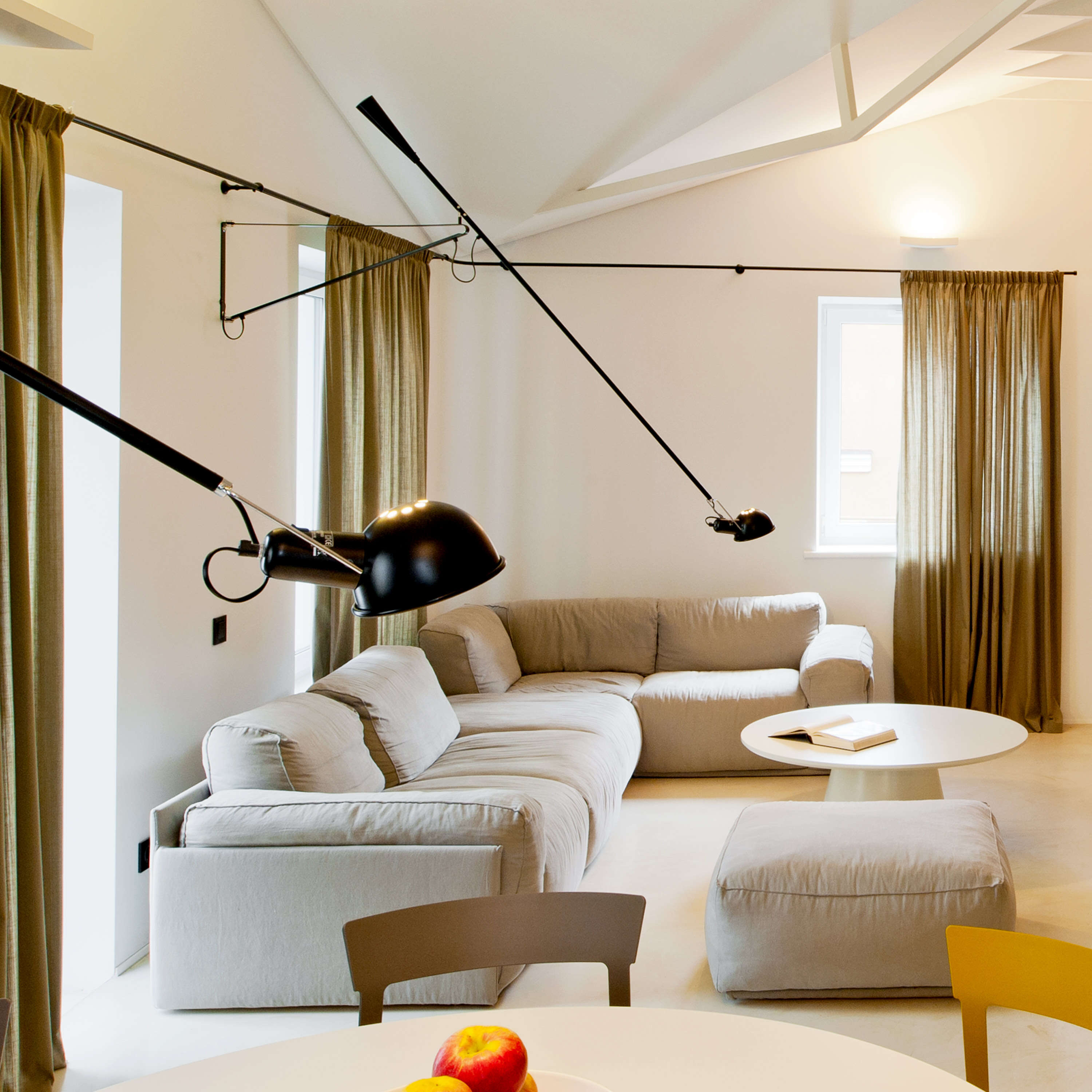 Flos 265 -seinävalaisin