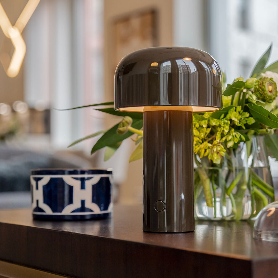Flos BELLHOP  -pöytävalaisin