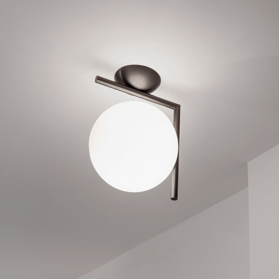Flos IC C/W2 -seinävalaisin