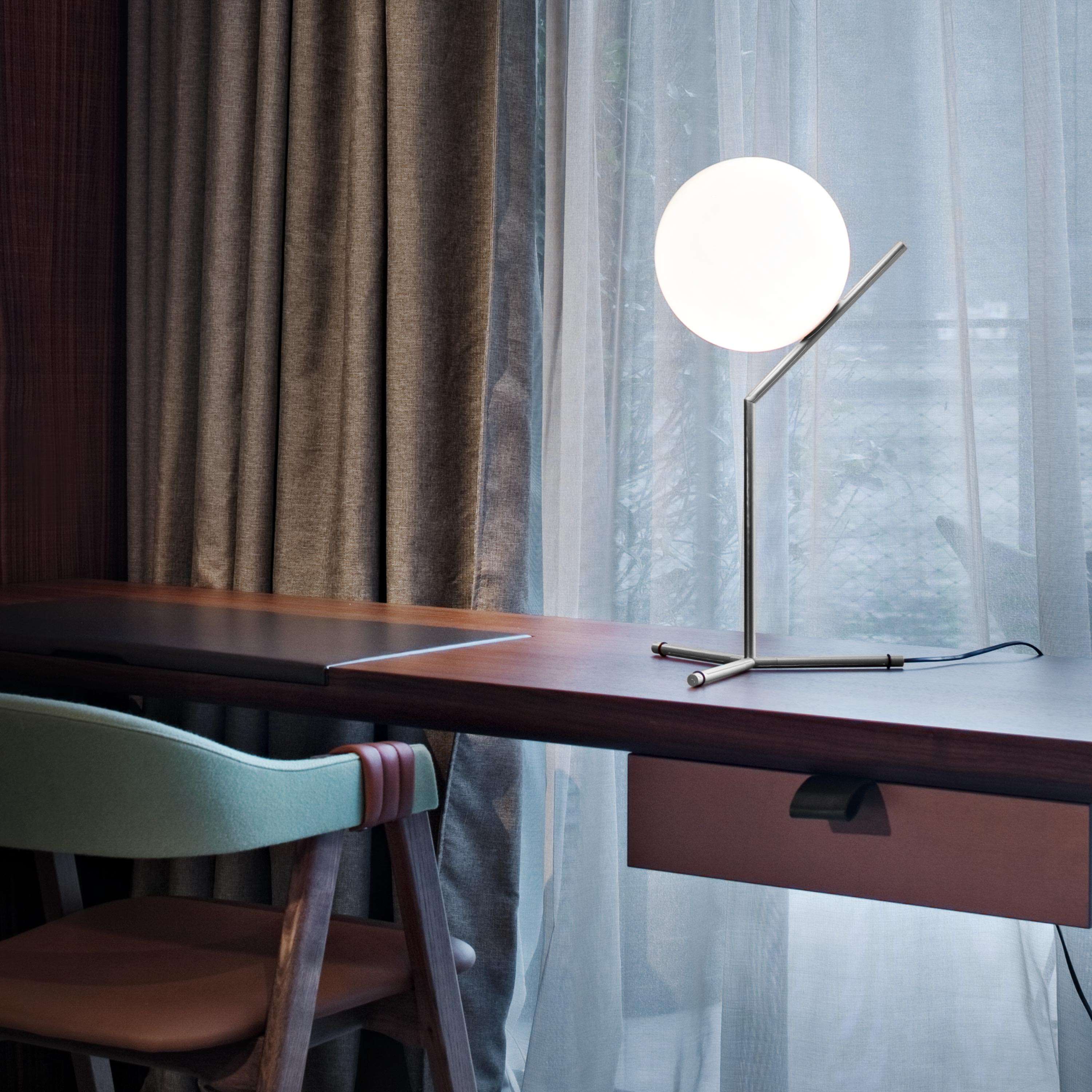 Flos IC T1 HIGH -pöytävalaisin