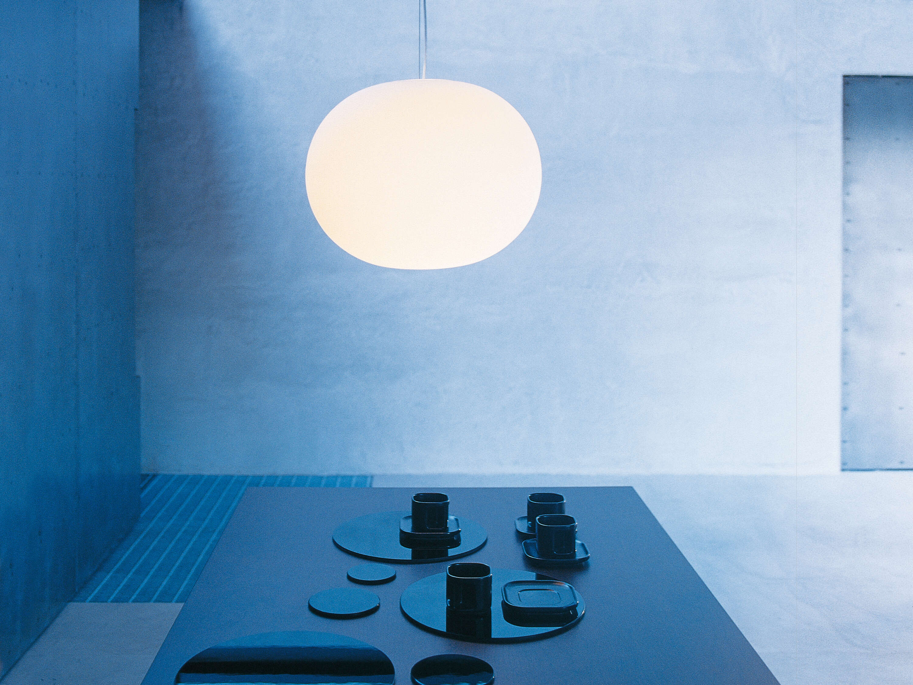 Flos GLO BALL -riippuvalaisin