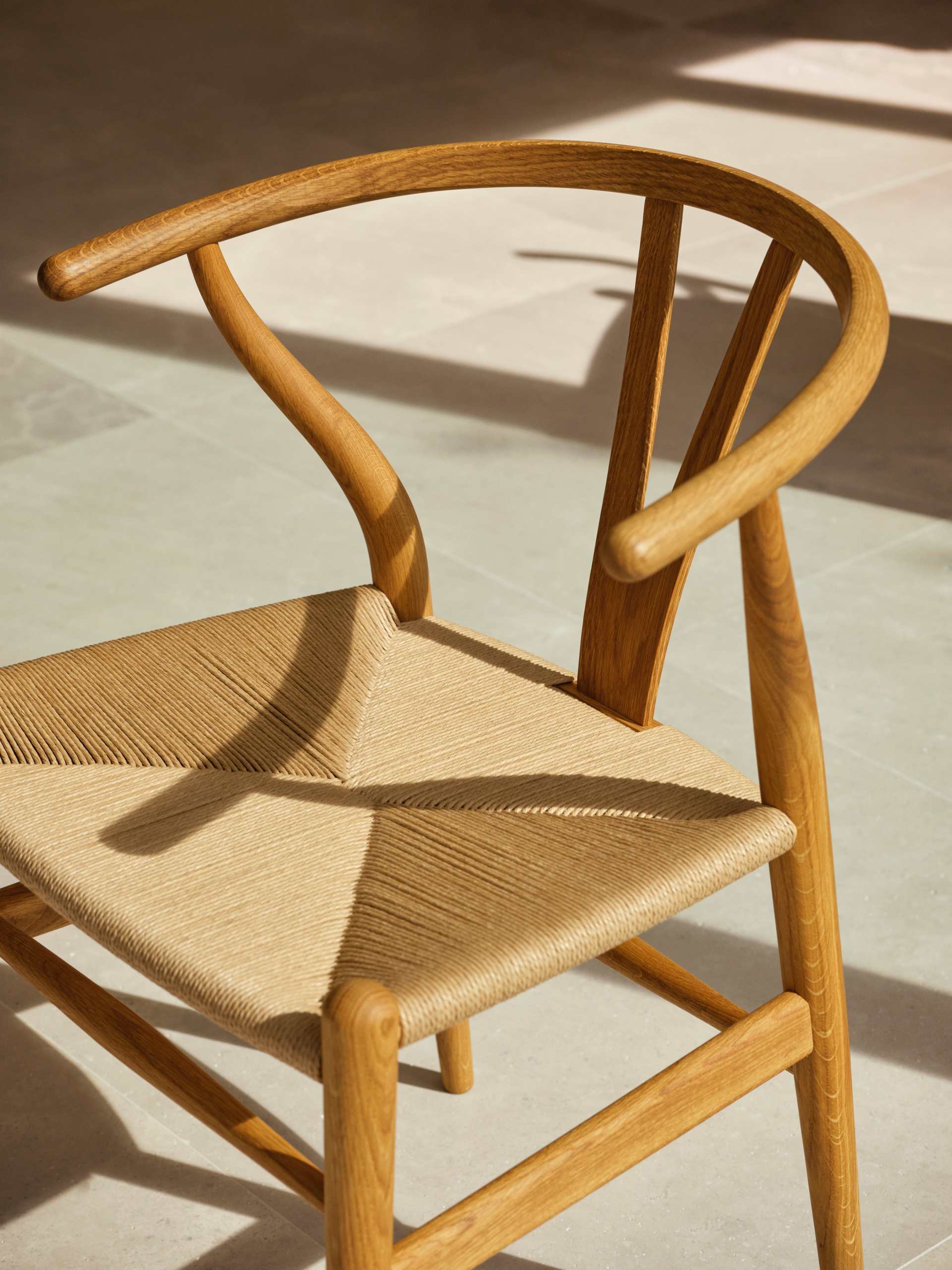 Carl Hansen CH24 Wishbone -tuoli