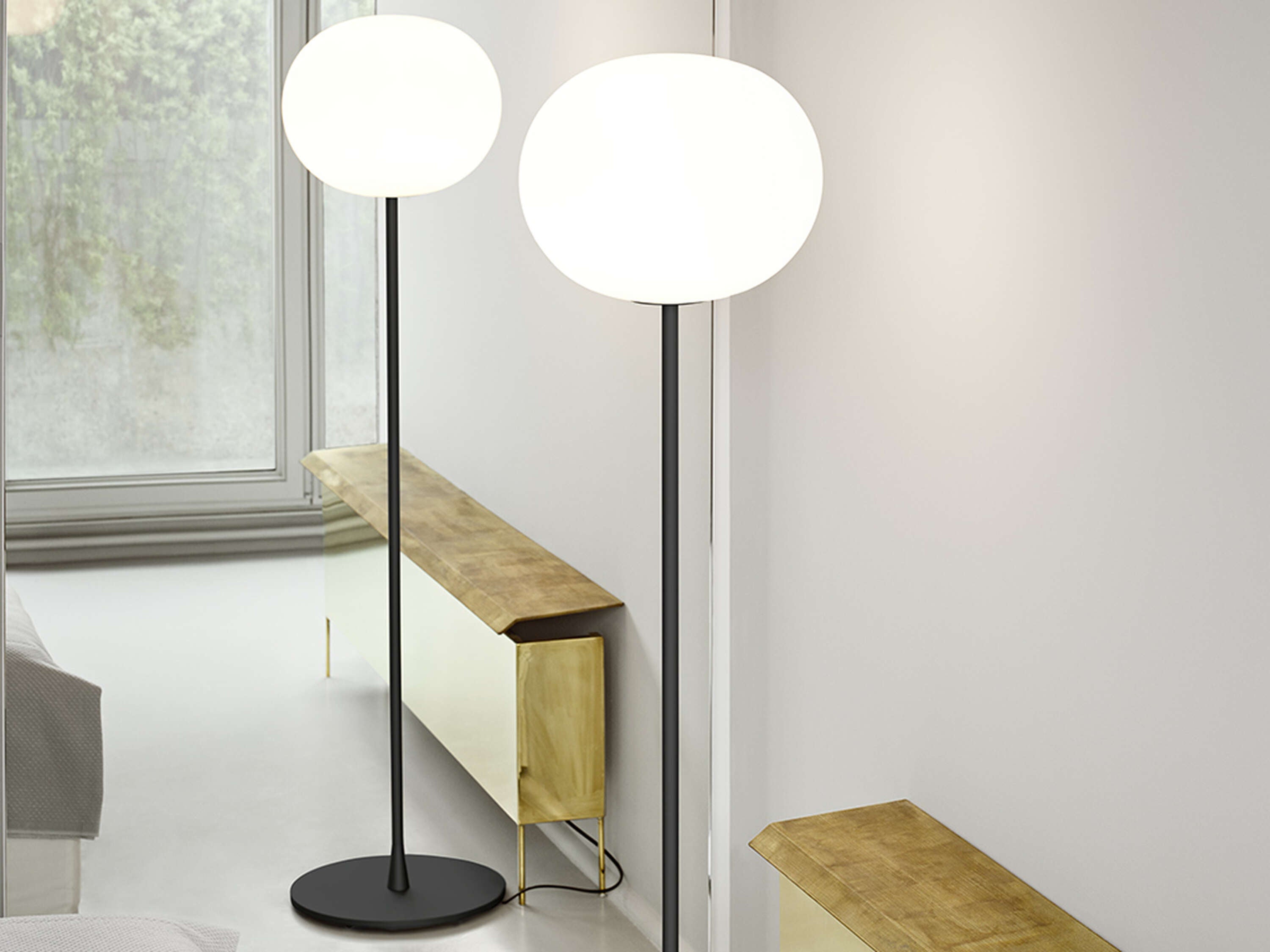 Flos GLO BALL -jalkavalaisin