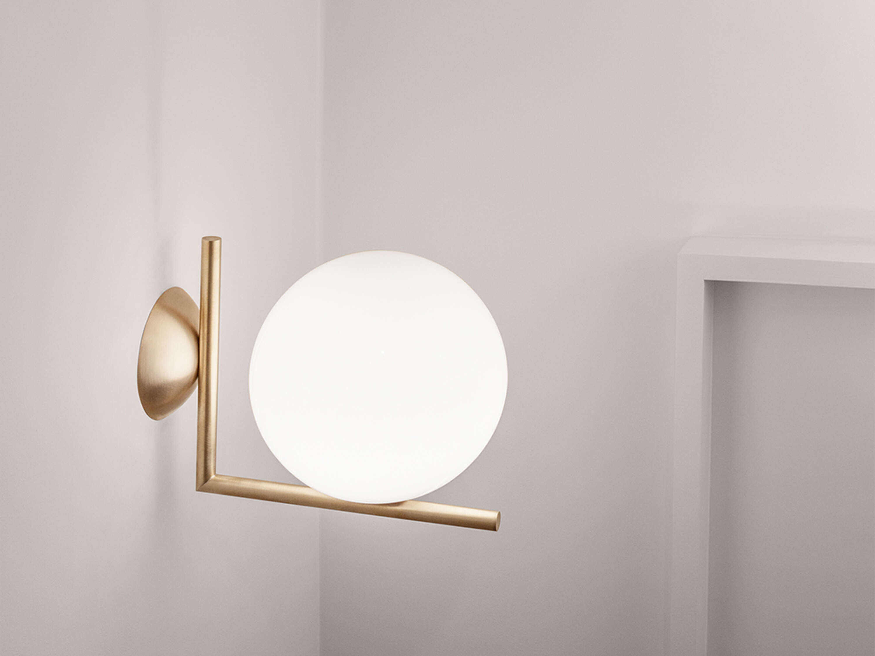 Flos IC C/W1 -seinävalaisin