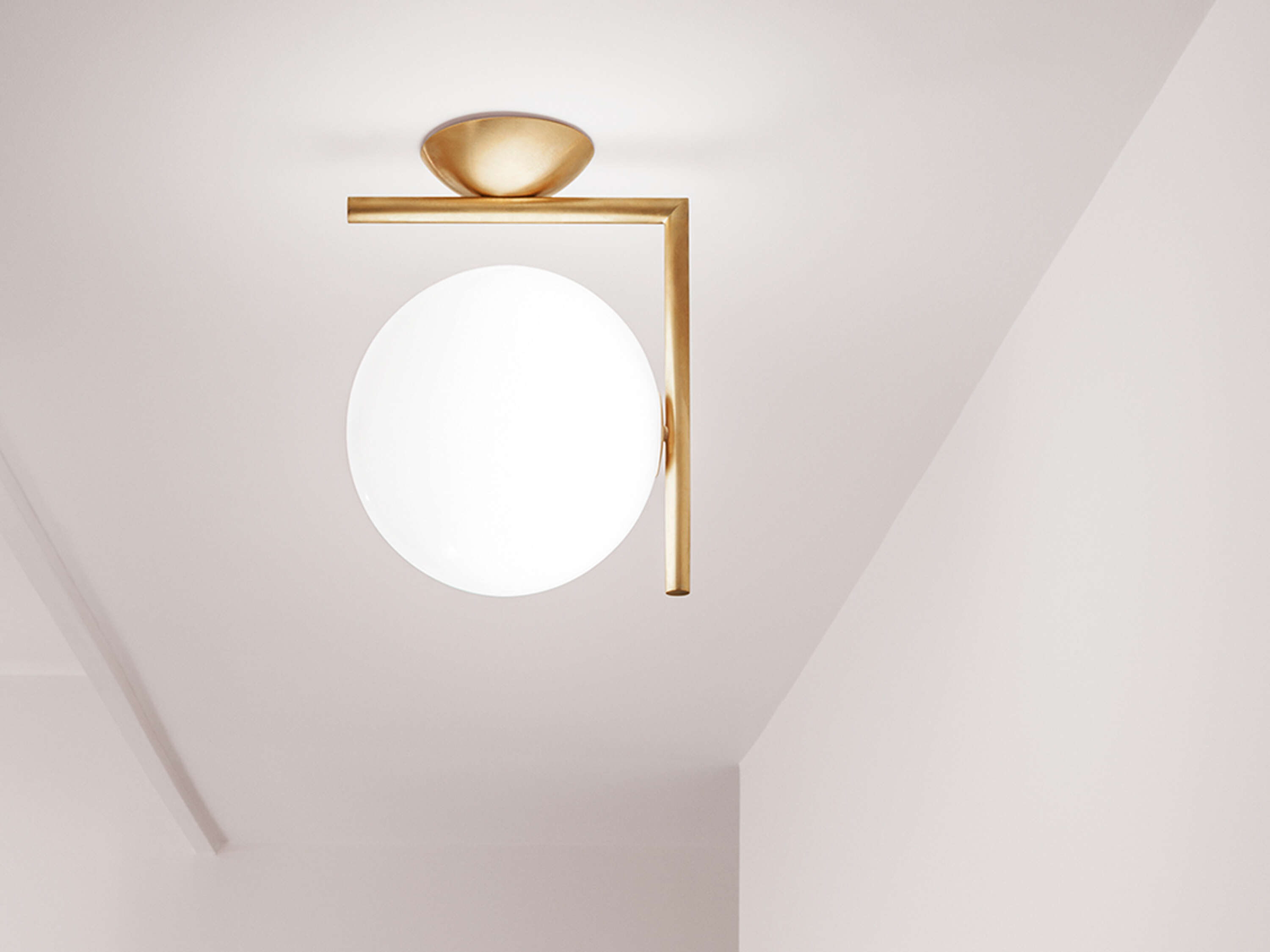 Flos IC C/W1 -seinävalaisin