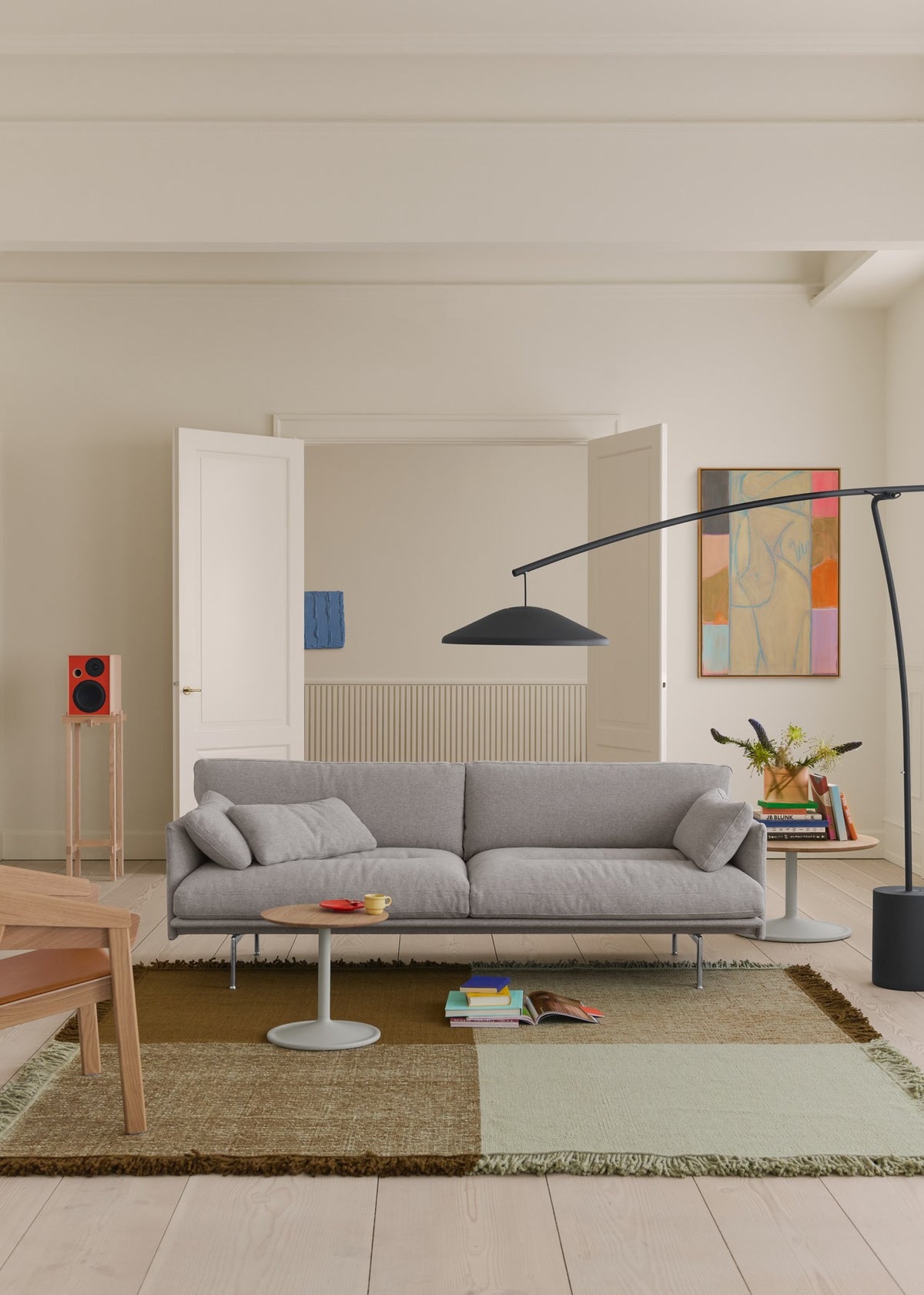 Muuto CONTRA -lattiavalaisin