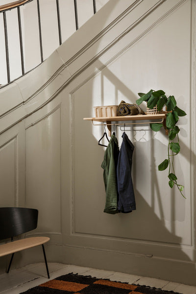 Ferm Living SECTOR -seinänaulakko, black/brass