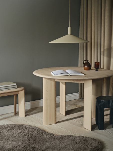Ferm Living BEVEL Ø 117 cm -pöytä