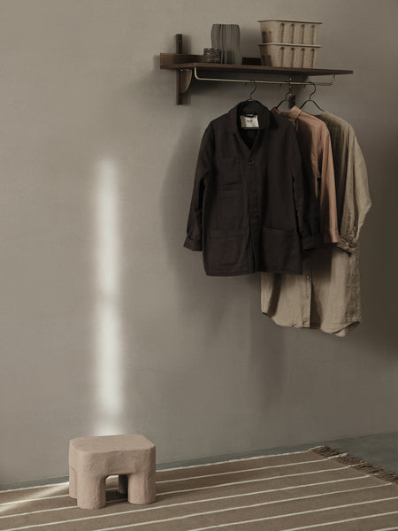 Ferm Living SECTOR -seinänaulakko, black/brass