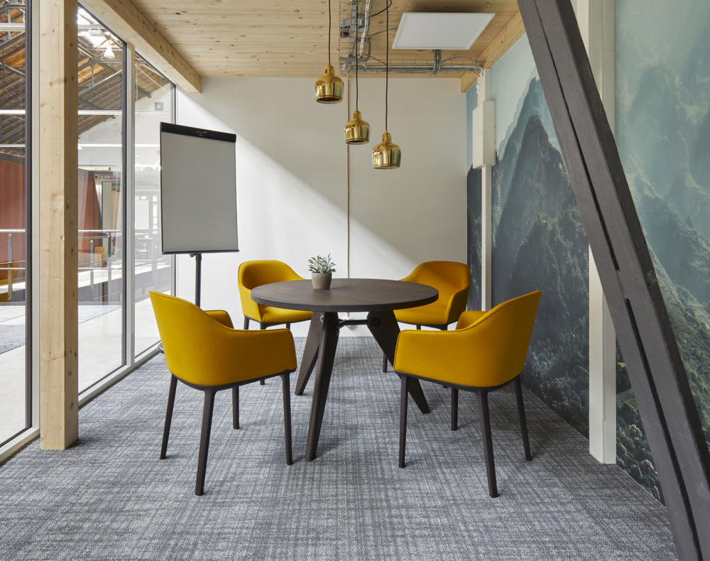 Vitra GUÉRIDON -pöytä