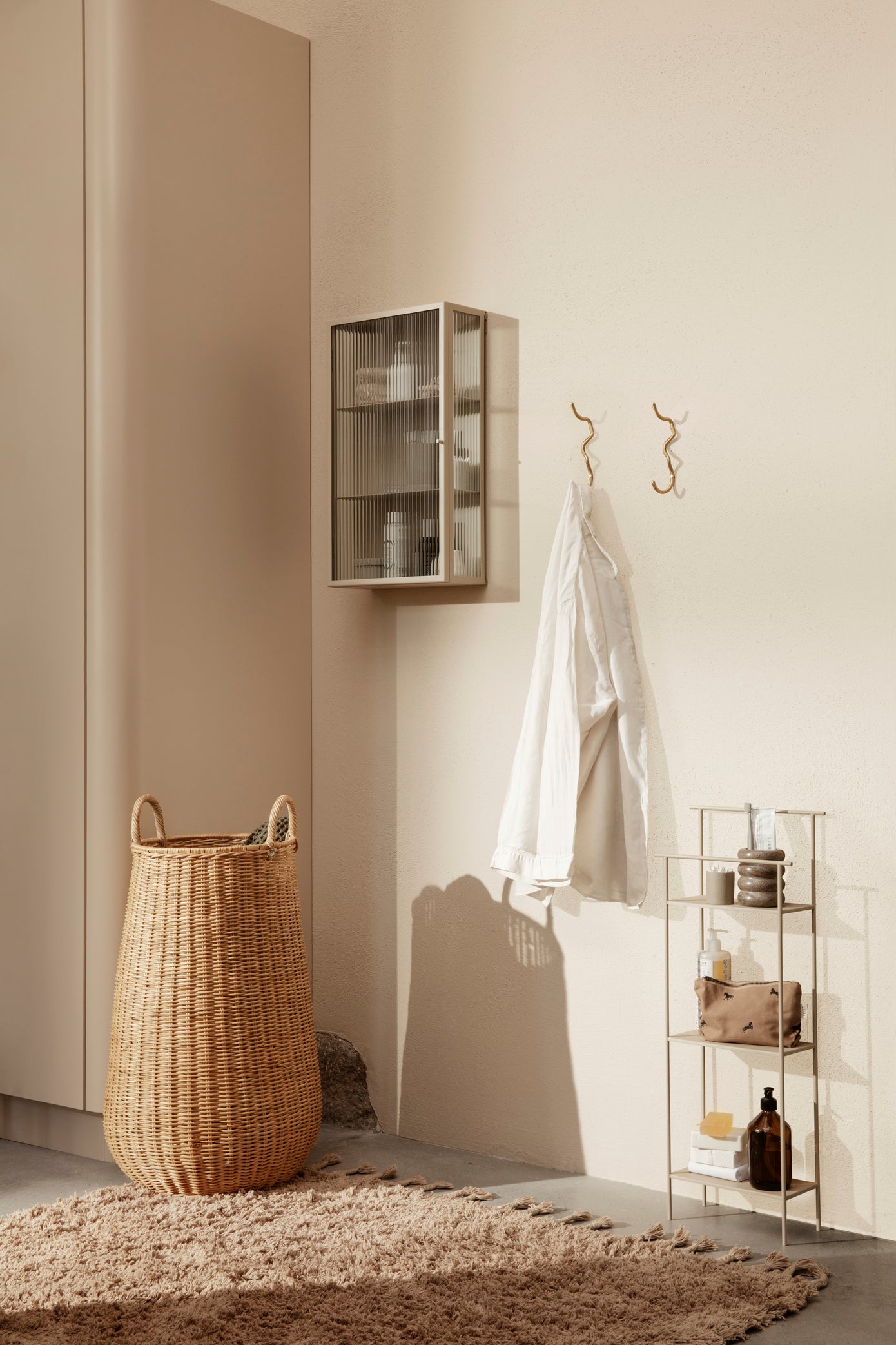 Ferm Living BRAIDED -punottu pyykkikori