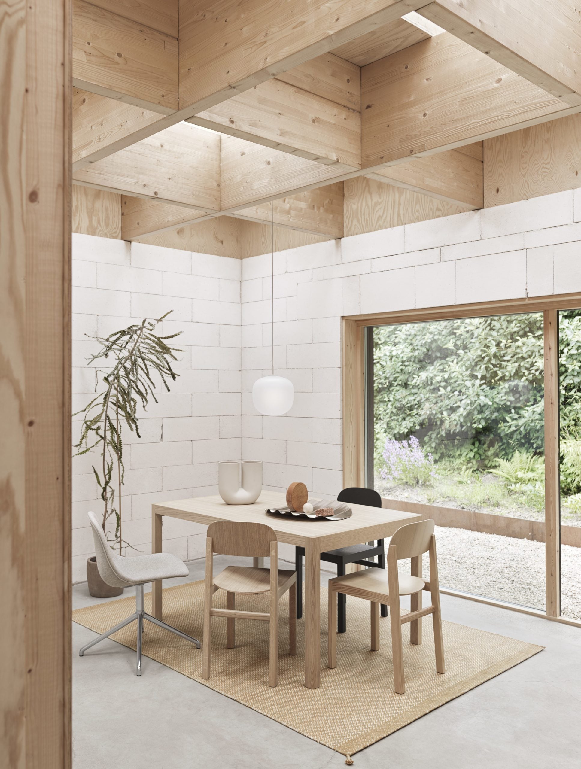 Muuto WORKSHOP TABLE -ruokapöytä