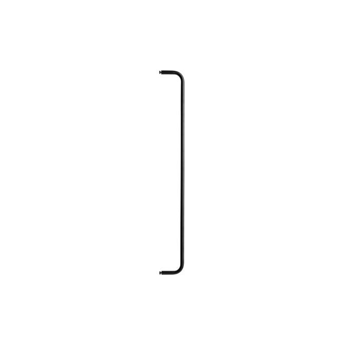 String tanko metallihyllyyn